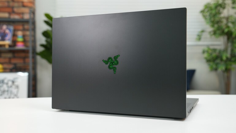 Razer Blade 18 Review: A Powerful, Slim, And Sophisticated Gaming ...